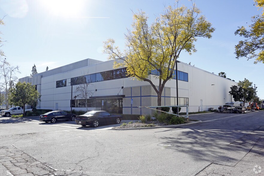 2259 Ward Ave, Simi Valley, CA à louer - Photo de l’immeuble – Image 3 sur 11