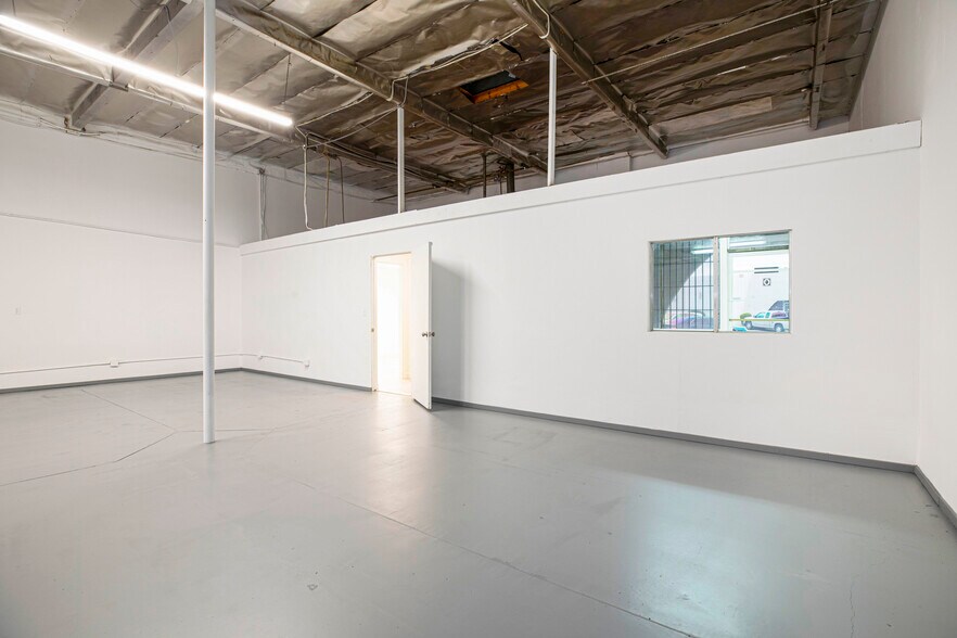 12990 Branford St, Pacoima, CA à vendre - Photo intérieure – Image 2 sur 16