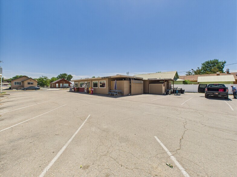 515 S Washington Ave, Emmett, ID à vendre - Photo de l’immeuble – Image 3 sur 54