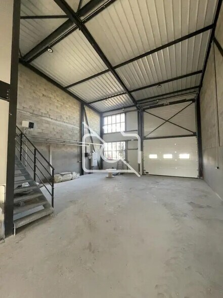 Bureau dans Ormoy à louer - Photo de l’immeuble – Image 1 sur 3
