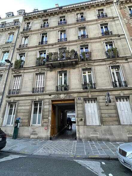 39 Rue De Liège, Paris à louer - Photo de l’immeuble – Image 2 sur 8