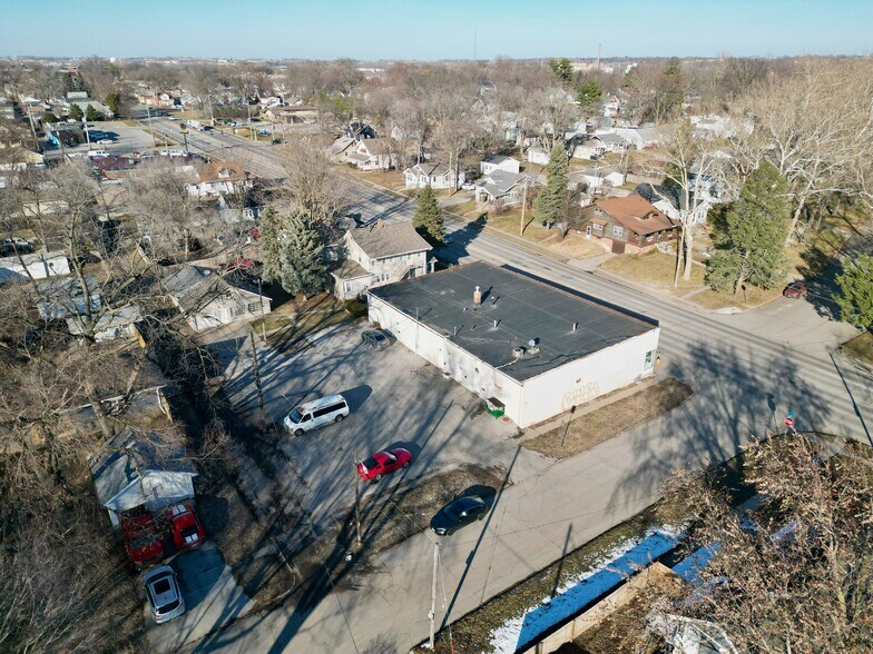 2102 E 14th St, Des Moines, IA à louer - Photo de l’immeuble – Image 2 sur 4