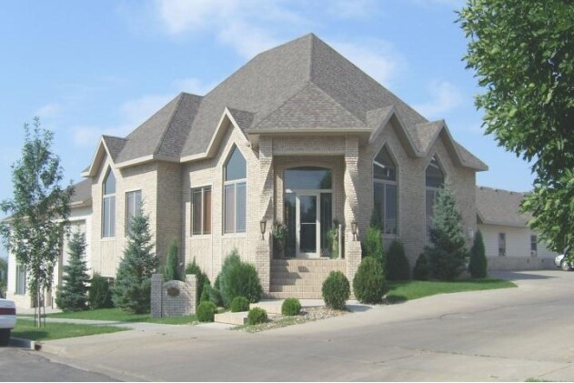 250 N 31st St, Bismarck, ND à louer - Photo de l’immeuble – Image 2 sur 4