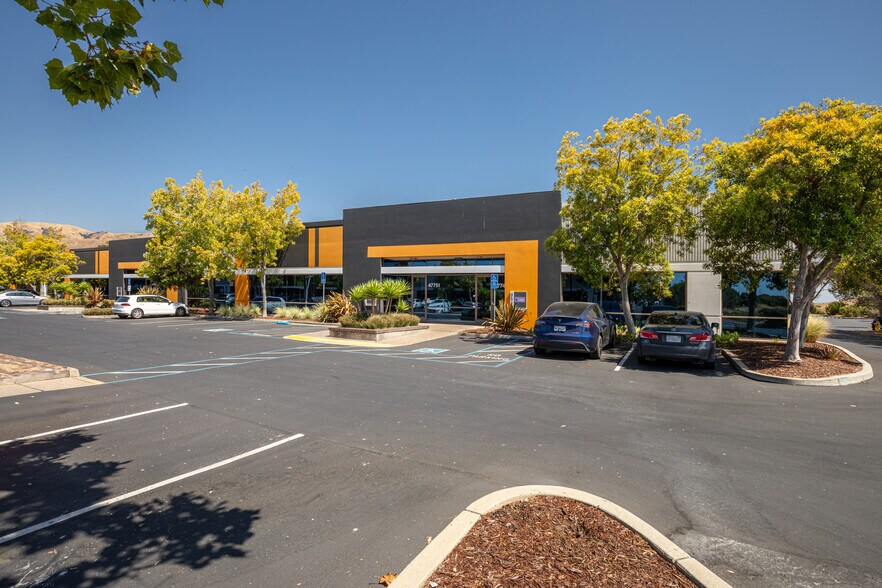47703-47737 Fremont Blvd, Fremont, CA à louer - Photo de l’immeuble – Image 3 sur 6