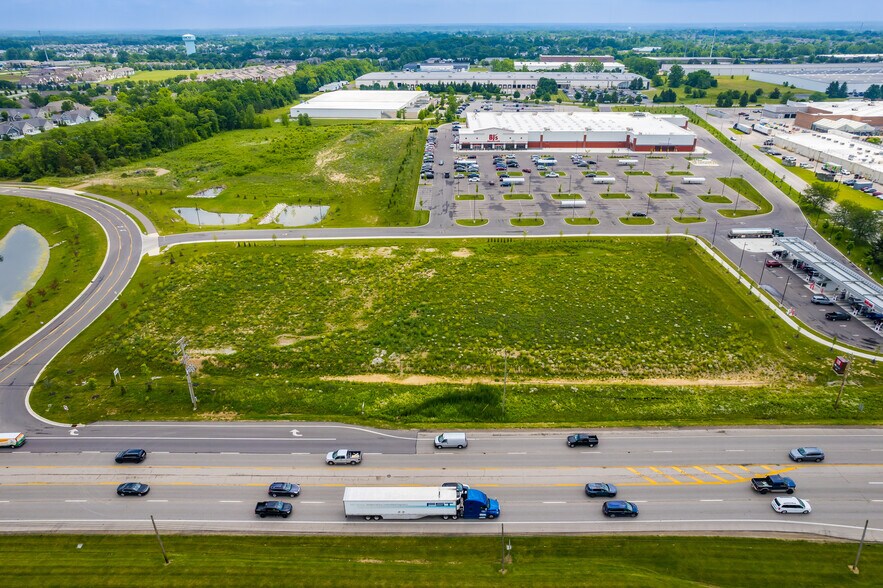 8509 Columbus Pike, Lewis Center, OH à louer - Photo de l’immeuble – Image 2 sur 13