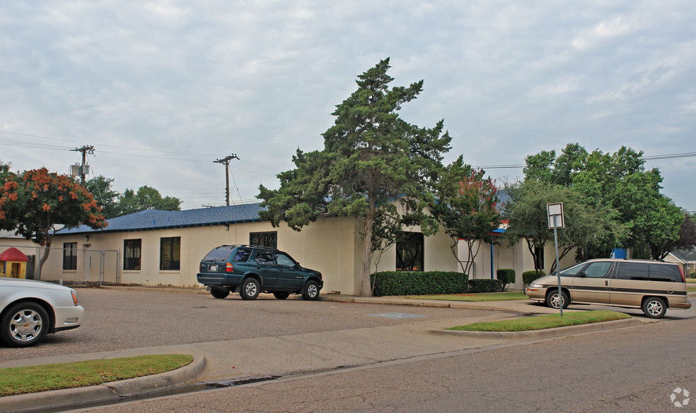 2603 University Ave, Lubbock, TX à louer - Photo de l’immeuble – Image 3 sur 3