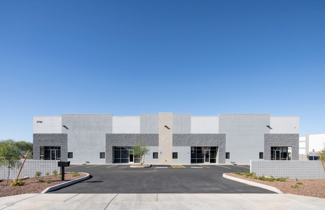2760 S La Luna, Goodyear, AZ à vendre Photo de l’immeuble– Image 1 sur 11