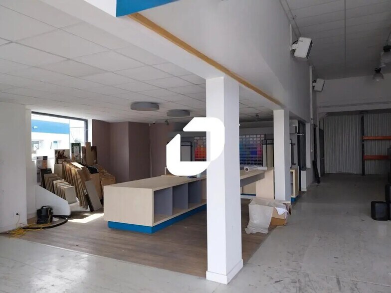 Local d’activités dans Couëron à louer - Photo de l’immeuble – Image 2 sur 7