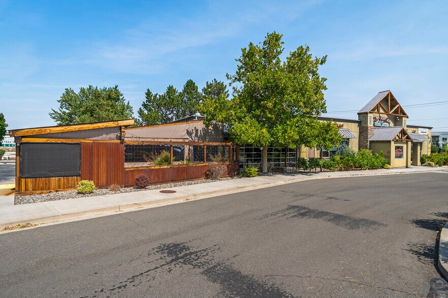 7671 S Virginia St, Reno, NV à louer - Photo de l’immeuble – Image 2 sur 12