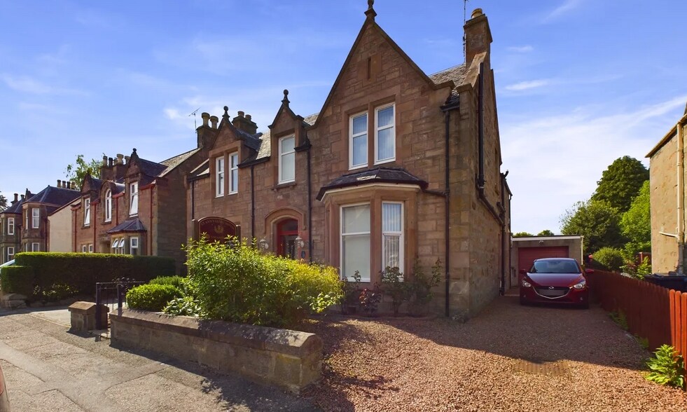 37 Harrowden Rd, Inverness à vendre - Photo principale – Image 1 sur 4