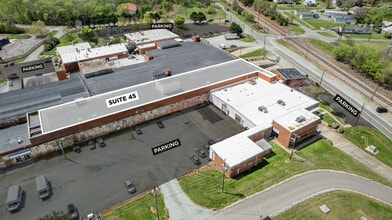 437 Dimmocks Mill Rd, Hillsborough, NC à louer Photo de l’immeuble– Image 1 sur 9