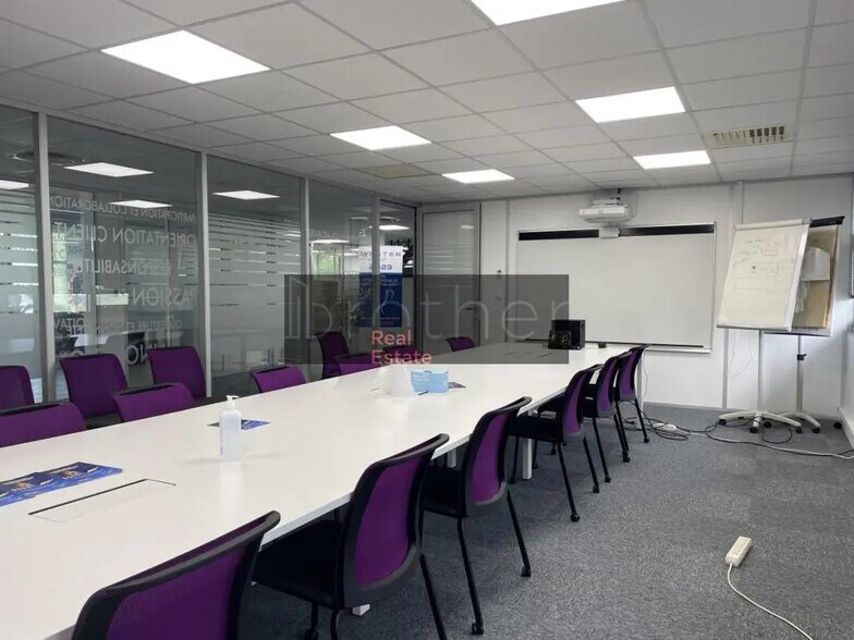 Bureau dans Mérignac à louer - Photo de l’immeuble – Image 3 sur 6