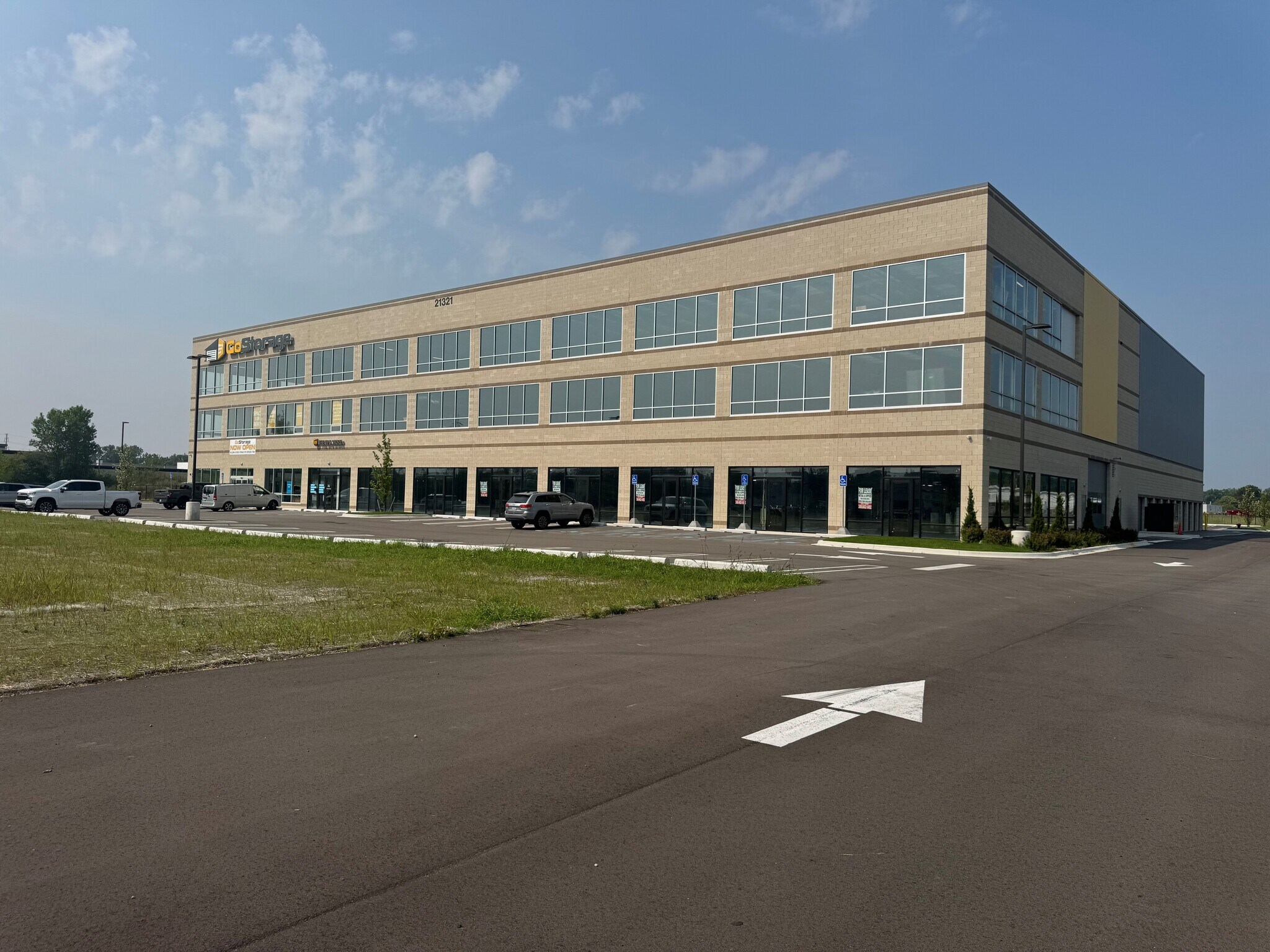 21321 Telegraph Rd, Southfield, MI à louer Photo de l’immeuble– Image 1 sur 5