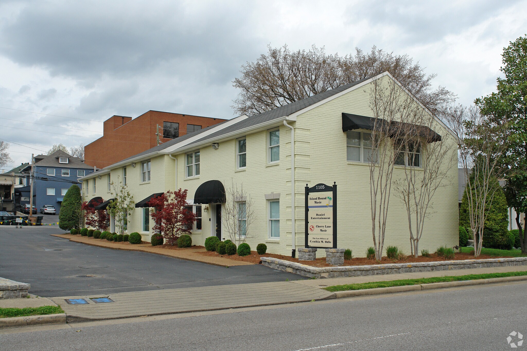 1105-1107 16th Ave S, Nashville, TN à louer Photo principale– Image 1 sur 6