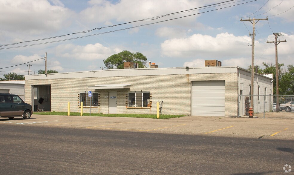 2078 E 10 Mile Rd, Warren, MI à vendre - Photo de l’immeuble – Image 3 sur 3