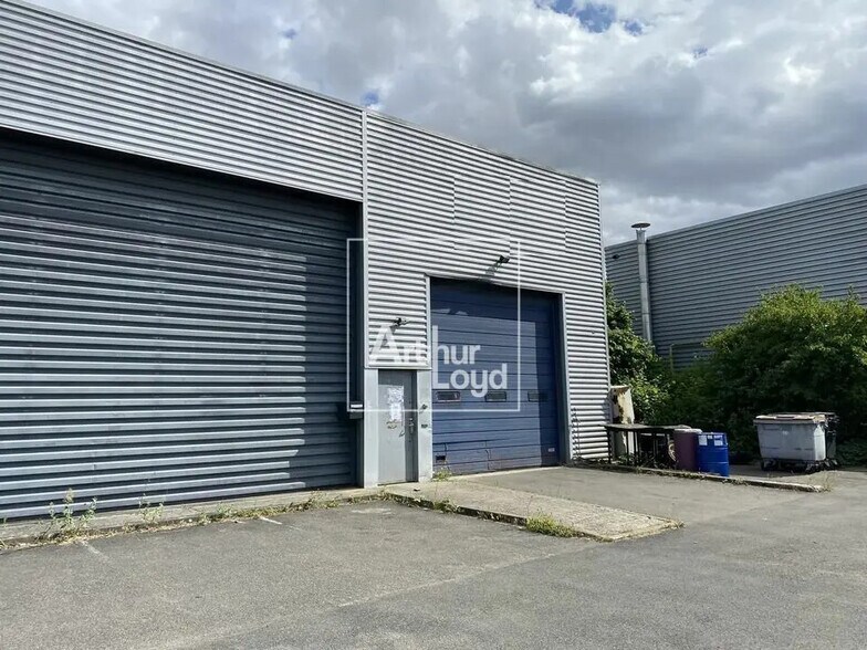 Local d’activités dans Bondoufle à louer - Photo de l’immeuble – Image 2 sur 5