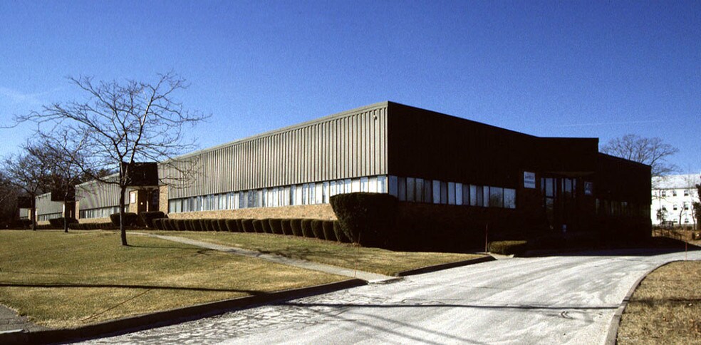 19 Norfolk Ave, Easton, MA à louer - Photo principale – Image 1 sur 3