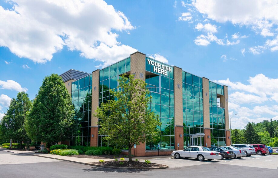 144 Emeryville Dr, Cranberry Township, PA à louer - Photo de l’immeuble – Image 2 sur 6