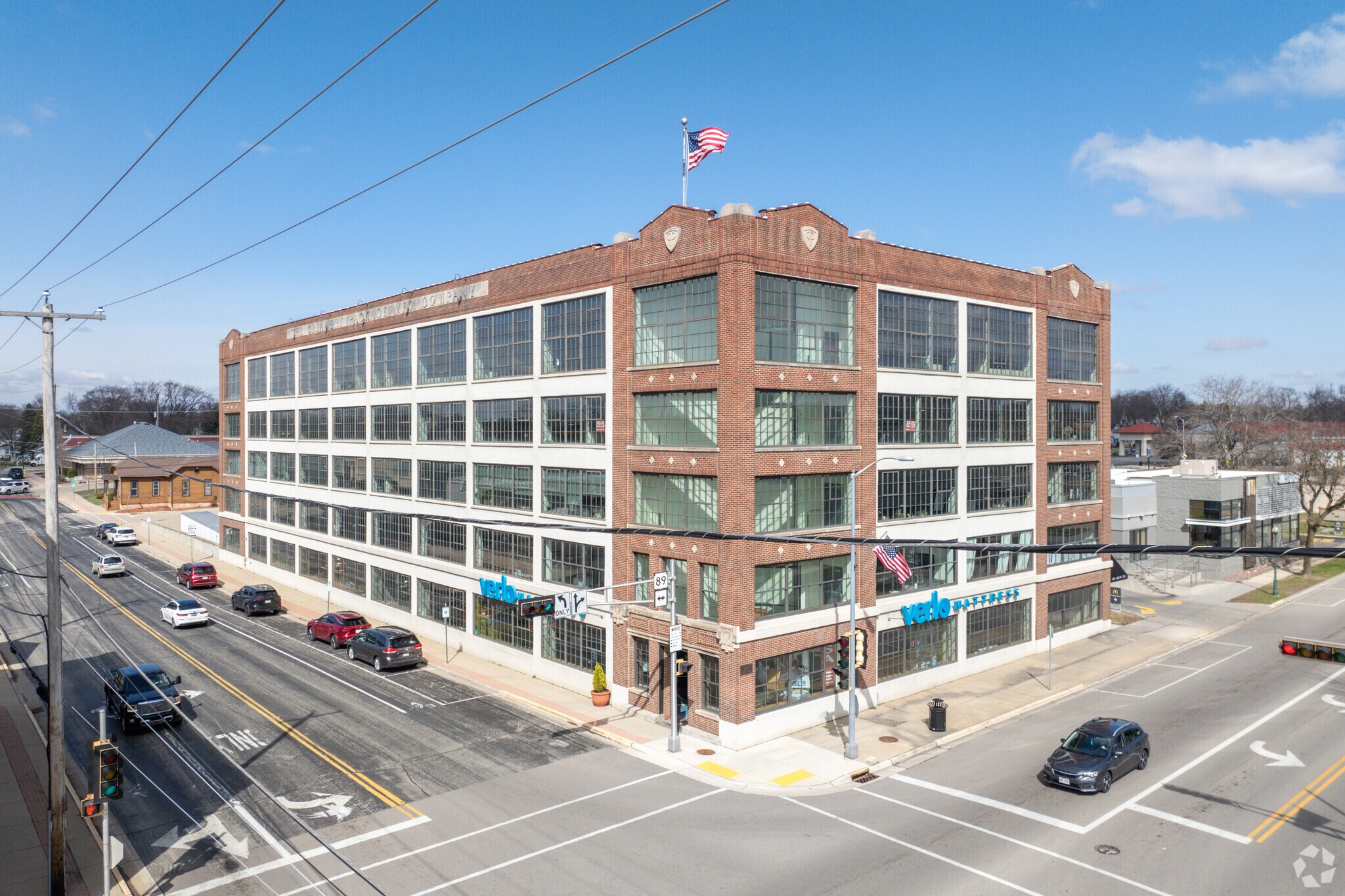 201 N Main St, Fort Atkinson, WI à louer Photo de l’immeuble– Image 1 sur 6