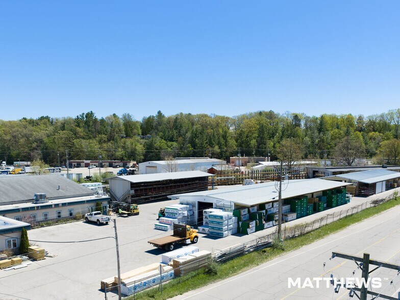 1701 W South Airport Rd, Traverse City, MI à vendre - Photo de l’immeuble – Image 2 sur 3