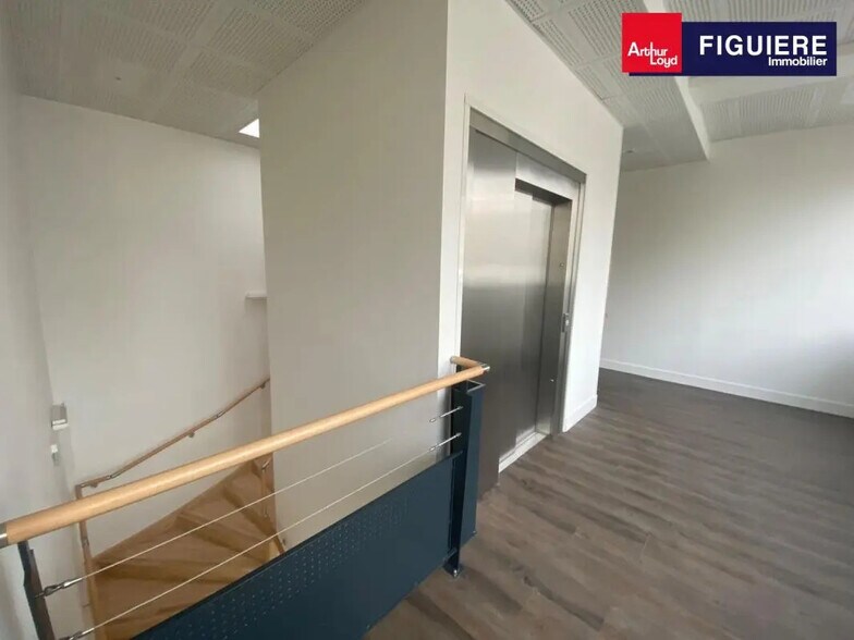 Bureau dans Port-de-Bouc à louer - Photo intérieure – Image 3 sur 9
