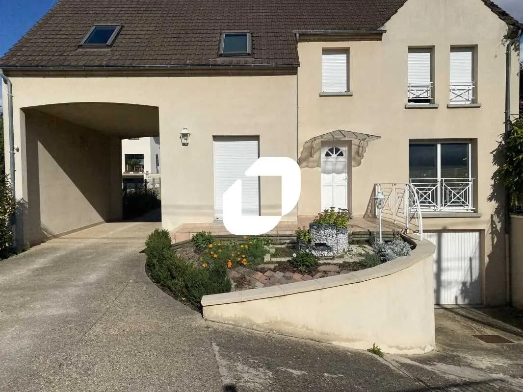 Local d’activités dans Pierrelaye à louer Photo de l’immeuble– Image 1 sur 7