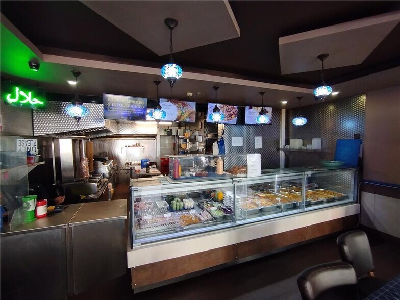 296-298 London Rd, Westcliff On Sea à vendre - Photo de l’immeuble – Image 2 sur 17