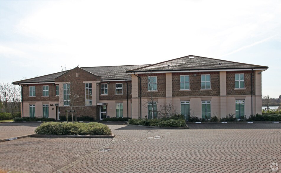 27-33 Shirwell Cres, Milton Keynes à louer - Photo de l’immeuble – Image 2 sur 8