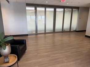 839 N Perryville Rd, Rockford, IL à louer Photo intérieure– Image 2 sur 7