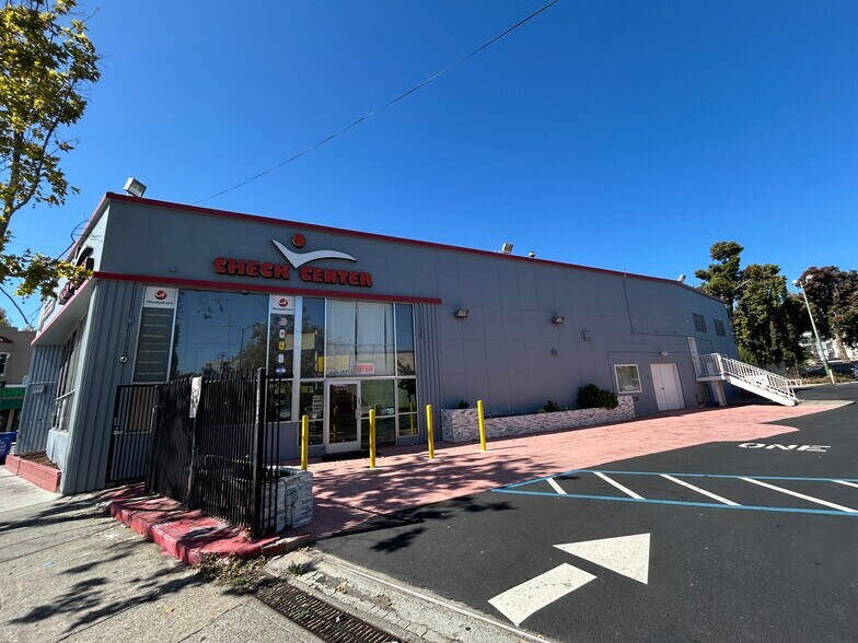 300 E 18th St, Oakland, CA à vendre - Photo de l’immeuble – Image 2 sur 17