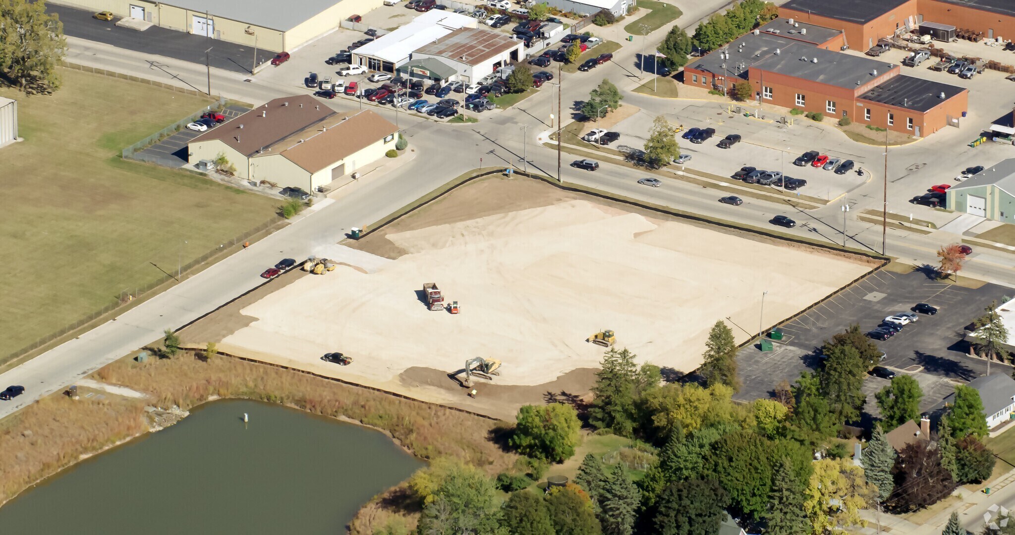 215 N Adams St, Green Bay, WI à louer Photo de l’immeuble– Image 1 sur 24