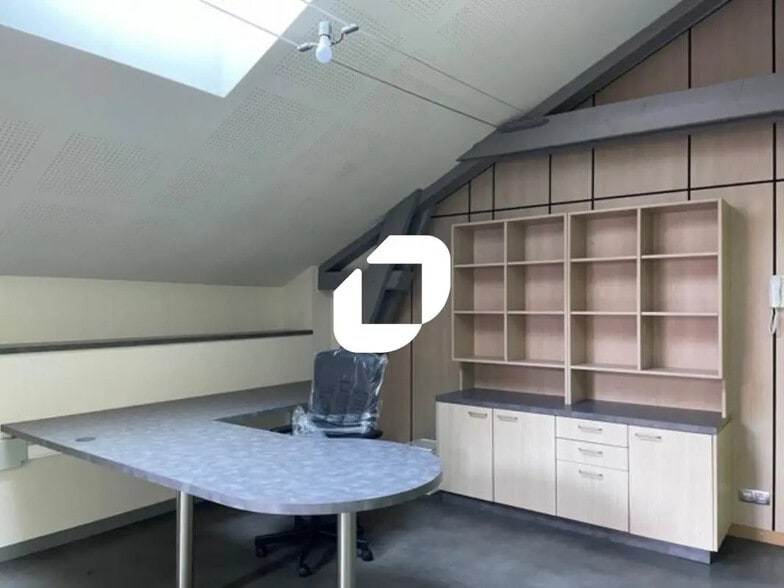 Bureau dans Sassenage à louer - Photo de l’immeuble – Image 3 sur 8