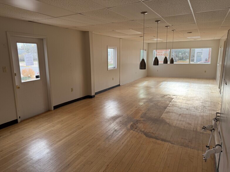 118 Spring St, Somerset, WI à louer - Photo de l’immeuble – Image 3 sur 5