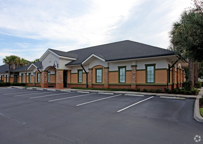 1350 City View Ctr, Oviedo, FL à louer - Photo de l’immeuble – Image 1 sur 9