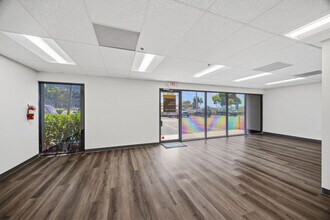 7950-7966 NW 14th St, Miami, FL à louer Photo intérieure– Image 2 sur 12