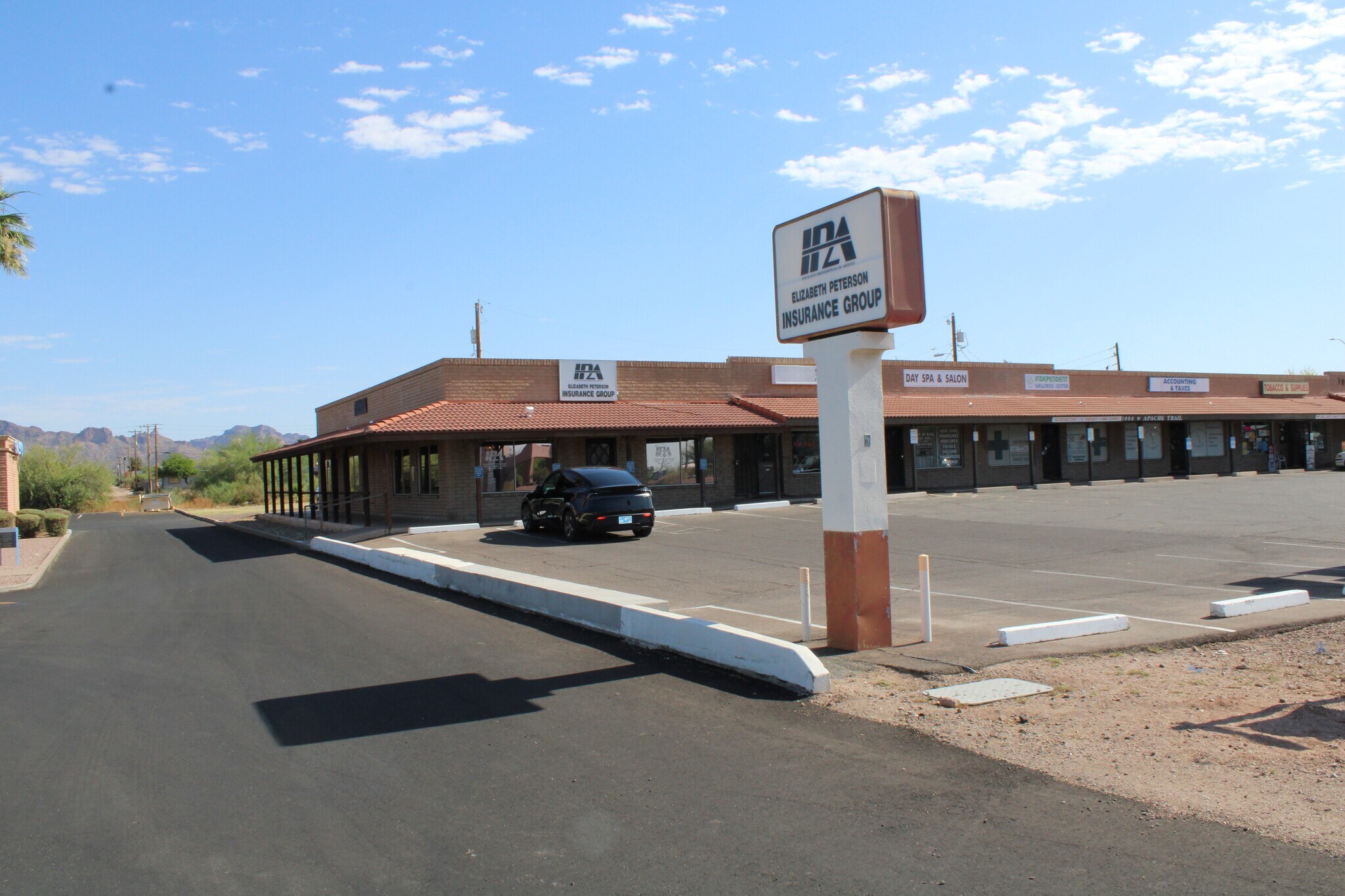 1000 W Apache Trl, Apache Junction, AZ à vendre Photo principale– Image 1 sur 31