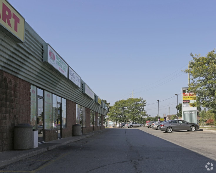 215 Highland Rd W, Kitchener, ON à louer - Photo de l’immeuble – Image 2 sur 7