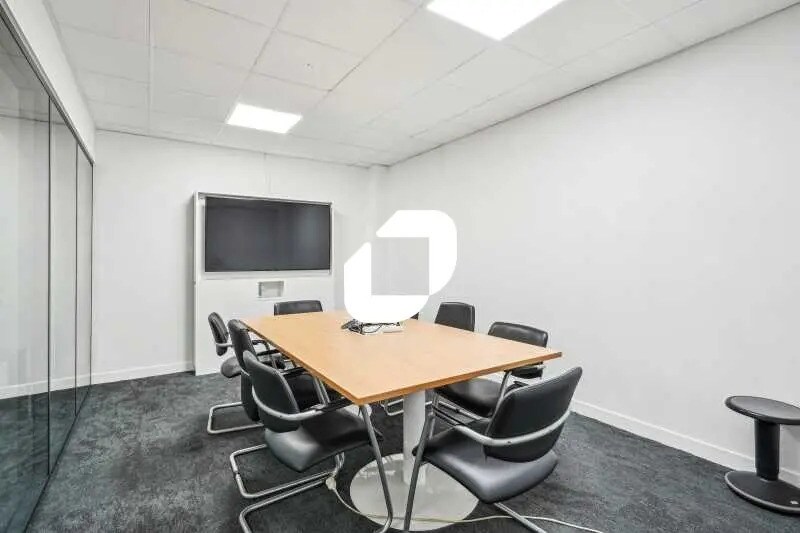Bureau dans Saint-Cloud à louer - Photo de l’immeuble – Image 3 sur 9