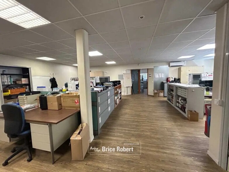 Local d'activités dans Chassieu à vendre - Photo intérieure – Image 2 sur 9