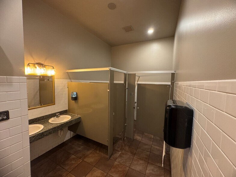 7434 Village Center Dr, O'Fallon, MO à vendre - Photo de l’immeuble – Image 3 sur 29