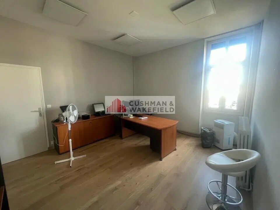 Bureau dans Nîmes à vendre Photo intérieure– Image 1 sur 3