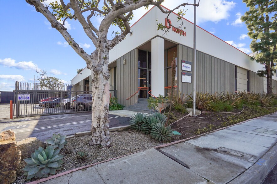 9610-9680 S La Cienega Blvd, Inglewood, CA à louer - Photo de l’immeuble – Image 2 sur 8