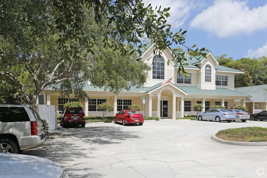 3765-3771 Airport Pulling Rd N, Naples, FL à louer - Photo de l’immeuble – Image 3 sur 10