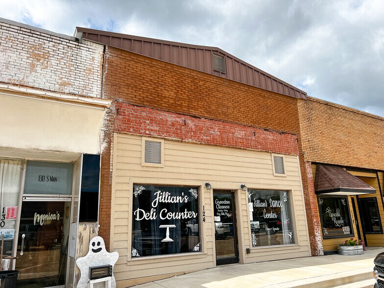 124 Main, Groveton, TX à vendre - Photo principale – Image 1 sur 19