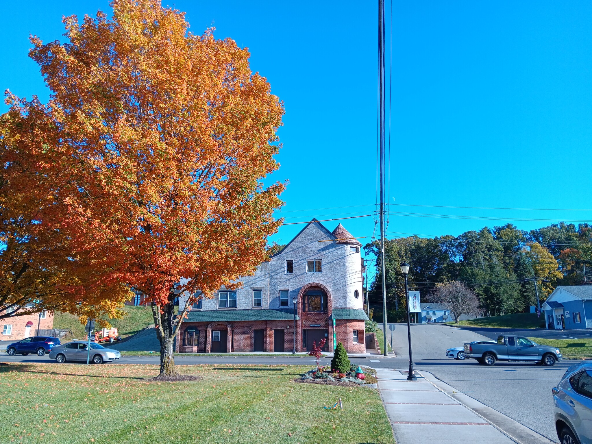 642 W Main St, Radford, VA à louer Photo de l’immeuble– Image 1 sur 17