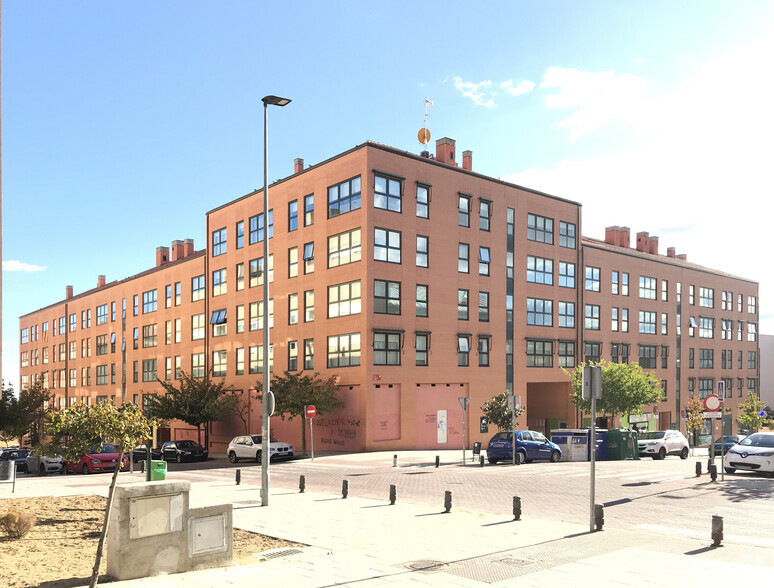 Calle Alonso Zamora Vicente, 13, San Sebastián de los Reyes, Madrid à vendre - Photo de l’immeuble – Image 2 sur 2
