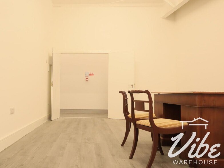 26 Grosvenor way, Londres à louer - Photo de l’immeuble – Image 3 sur 9