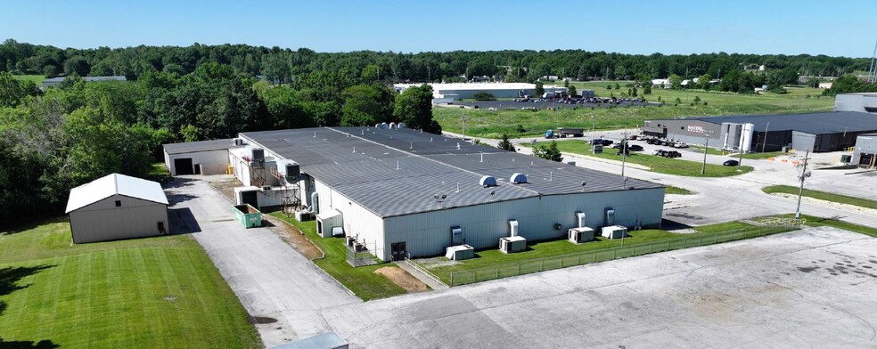 1600 Riverfork Dr E, Huntington, IN à louer - Photo de l’immeuble – Image 1 sur 14