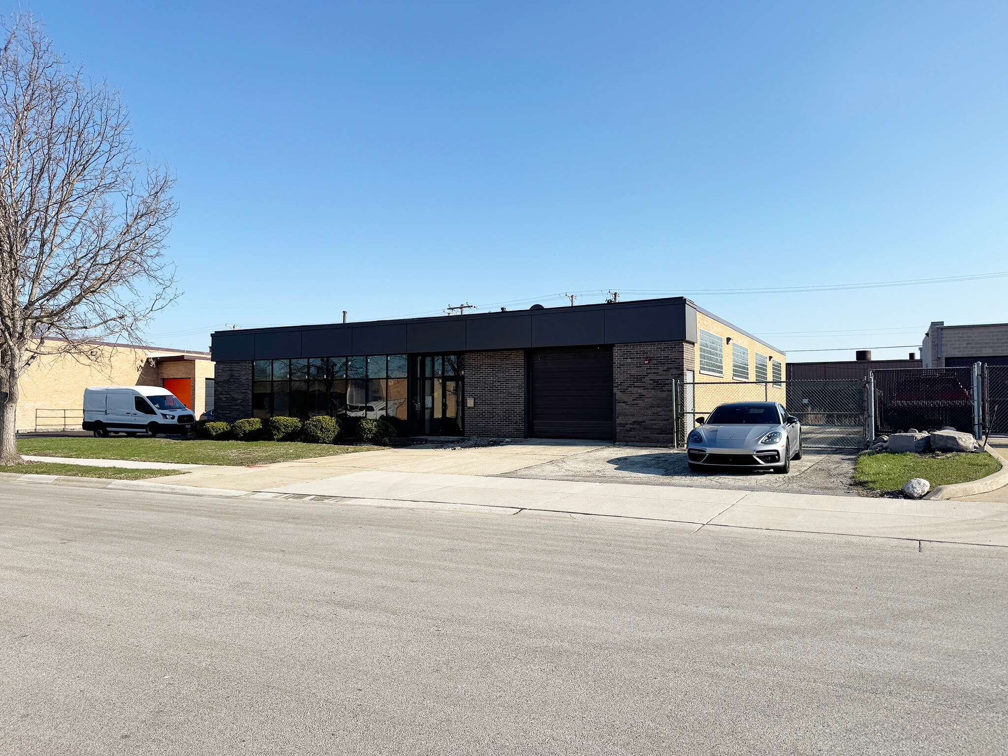 945 Criss Cir, Elk Grove Village, IL à louer Photo de l’immeuble– Image 1 sur 11