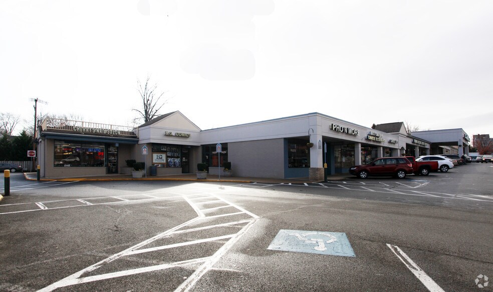 140-180 Maple Ave W, Vienna, VA à louer - Photo de l’immeuble – Image 3 sur 3